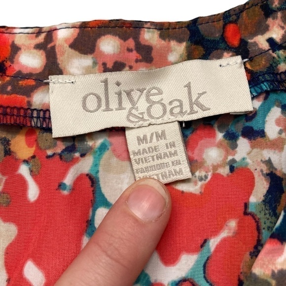 𝅺olive & Oak multi color abstract tank top with button open back - Picture 5 of 9